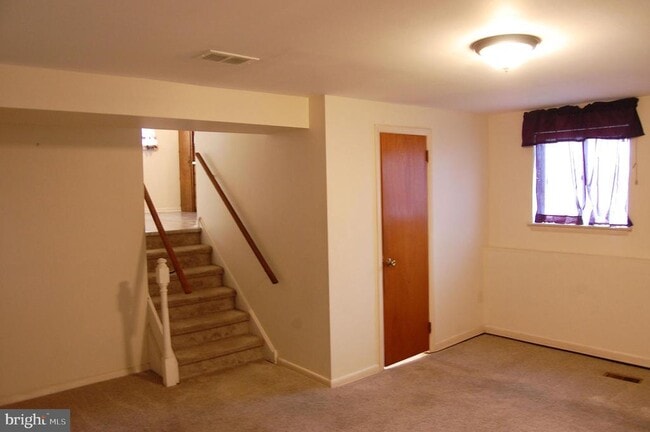 Photo - 979 Glasgow St