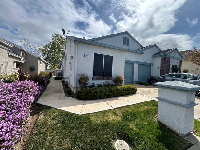Building Photo - 460 Winesap Dr