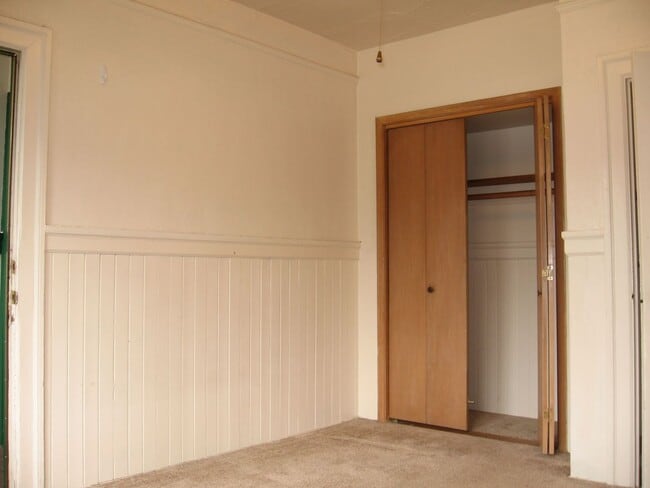 Photo - Great deal on a plex in Goose Hollow!