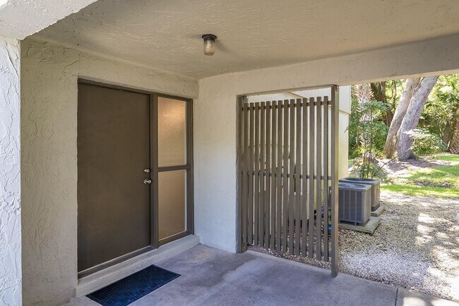 Photo - 39 Alcira Ct