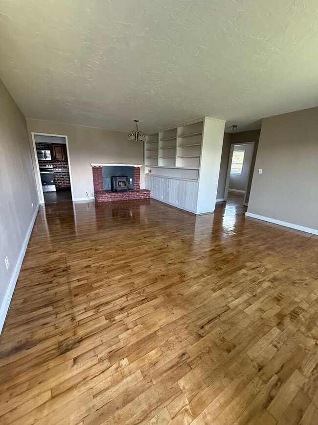 Photo - Spacious Ranch Rambler with 2 car garage