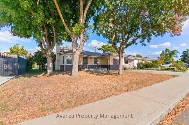 Photo - Fresno Mayfair District - 4 Bedroom Home 
1 Year Lease