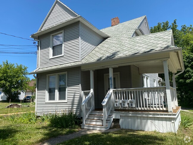 Building Photo - 417 Liberty St Unit 1 Rental