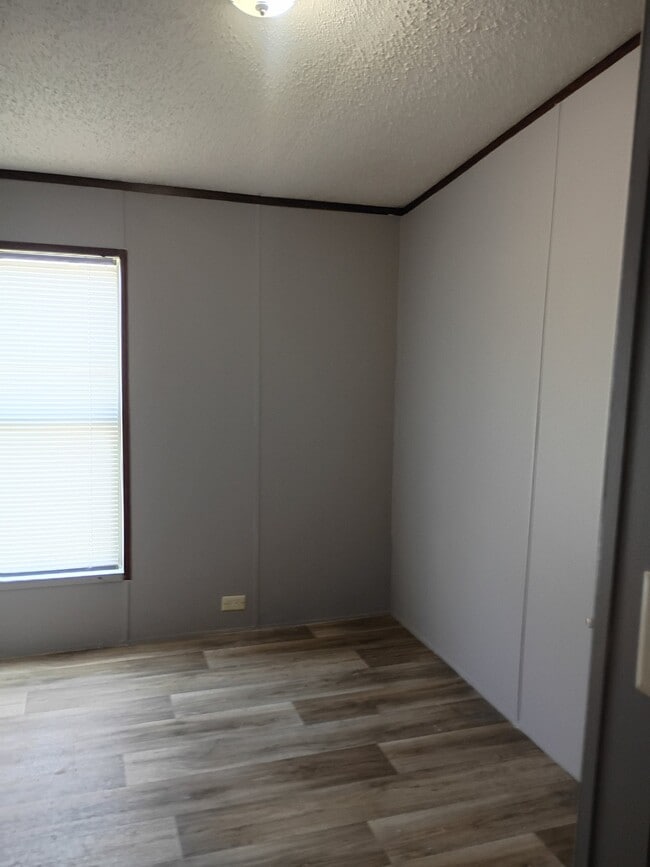 Photo - 4250 Blount Rd