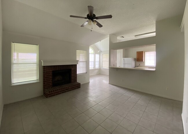 Photo - 2707 Starling Dr