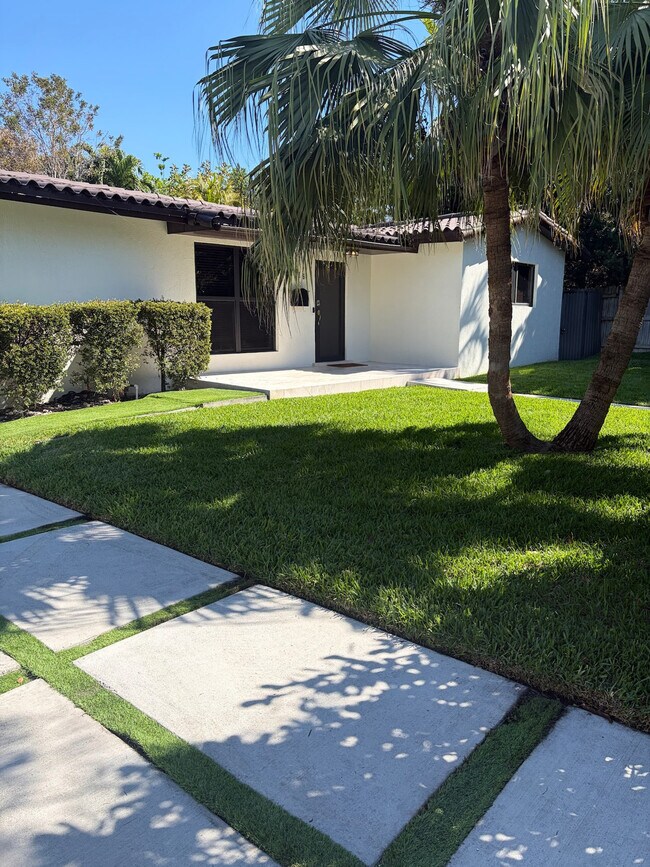 1015 NE 89th St Unit SI ID1255489P