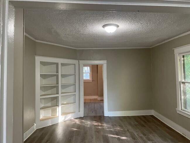 Photo - 2774 Midland Ave