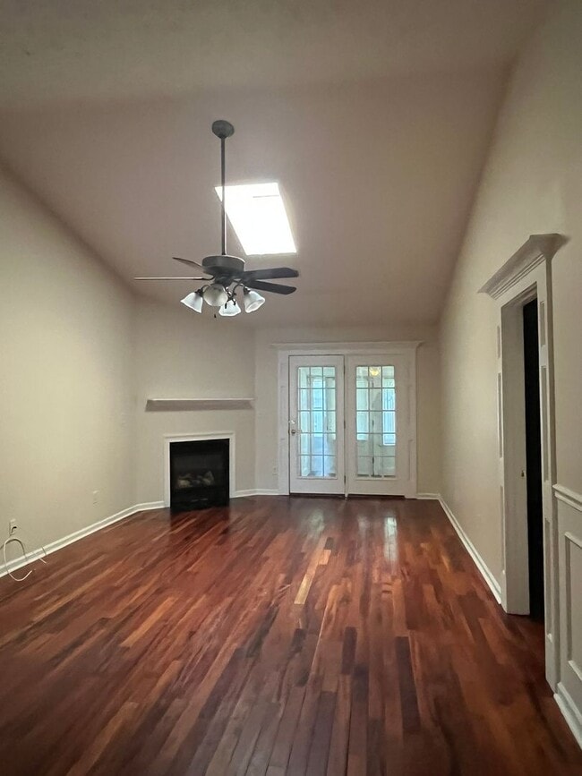 153 Waverly Point Dr