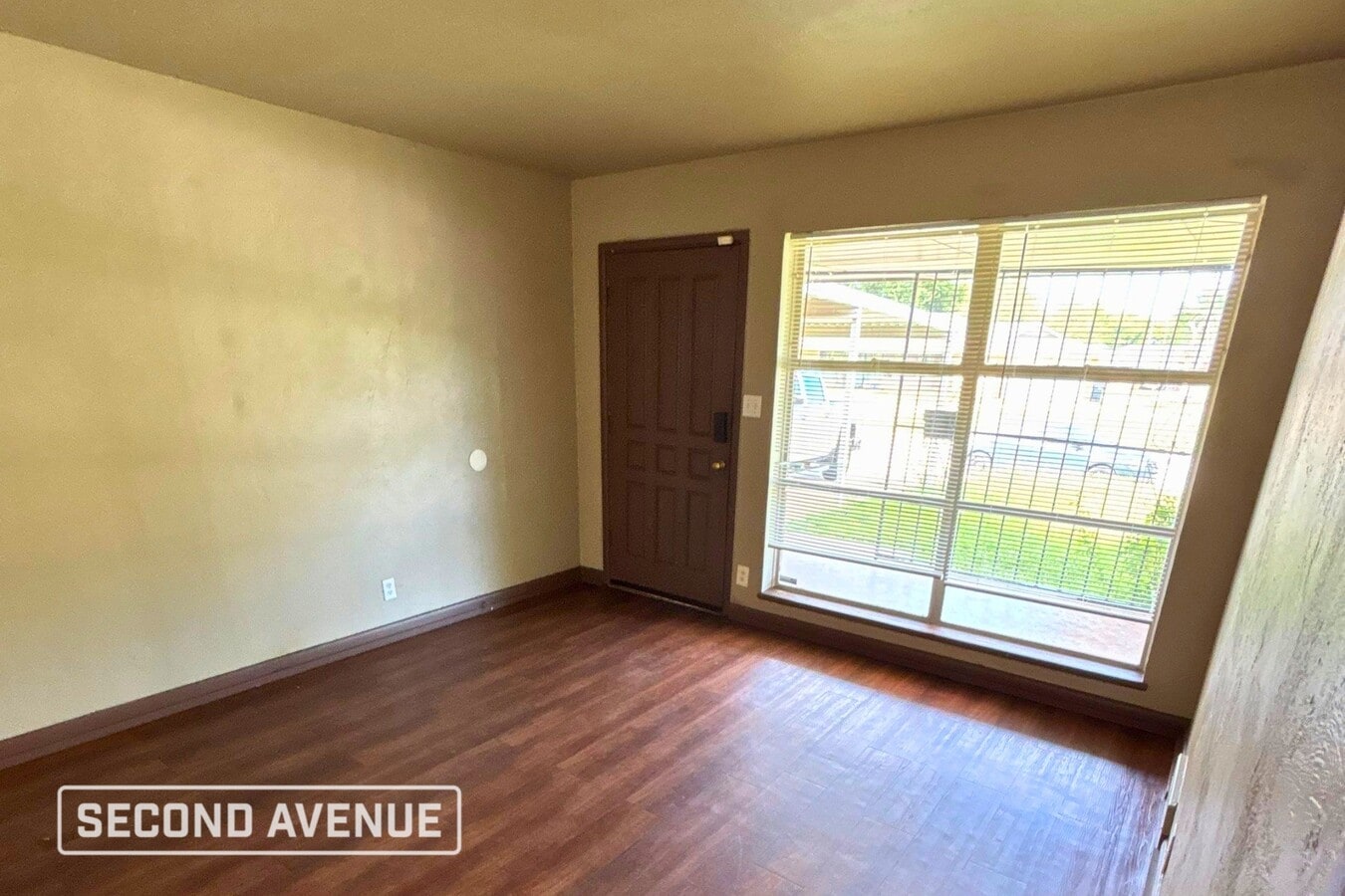 Photo - 1728 Meyers Pl