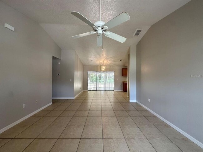 661 N Delmonte Ct