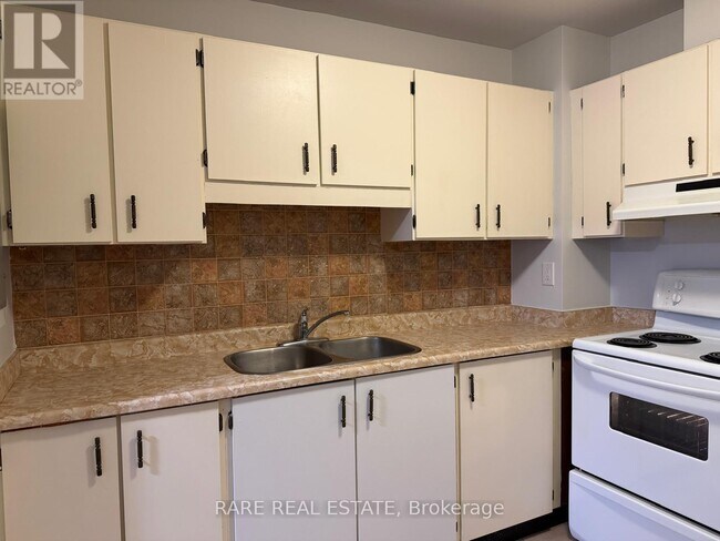 Photo - 35 Bredin Pkwy Unité 103