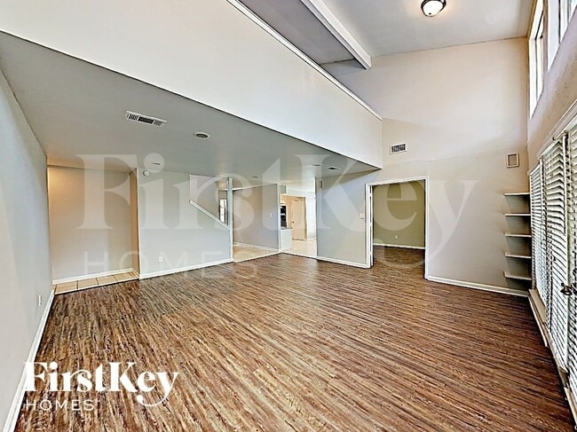Photo - 13818 Lynnwood Ln