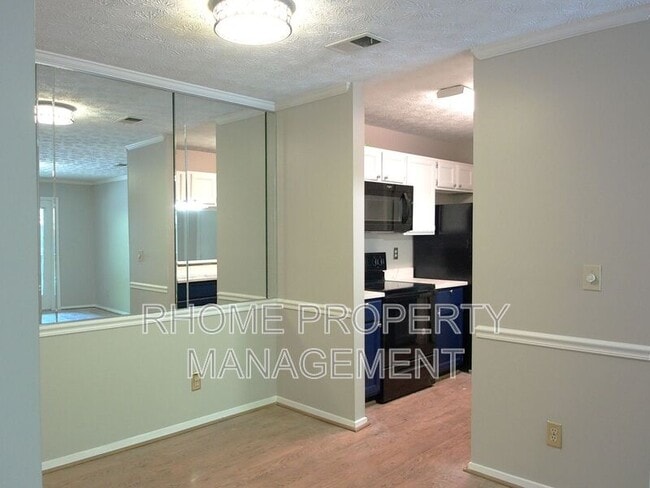 Photo - 1415 Tuxworth Cir