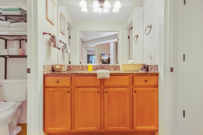 Photo - 403 Deerpath W