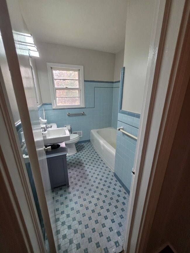 Photo - 107 Creek Dr