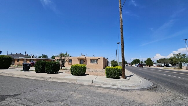 2 bed with a office - 2 bed with a office House