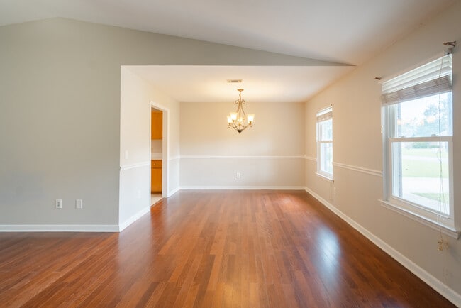 Photo - 1442 Harrier Hollow