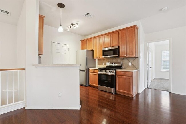 Building Photo - 16100 S Great Oaks Dr Unit 1501 Rental