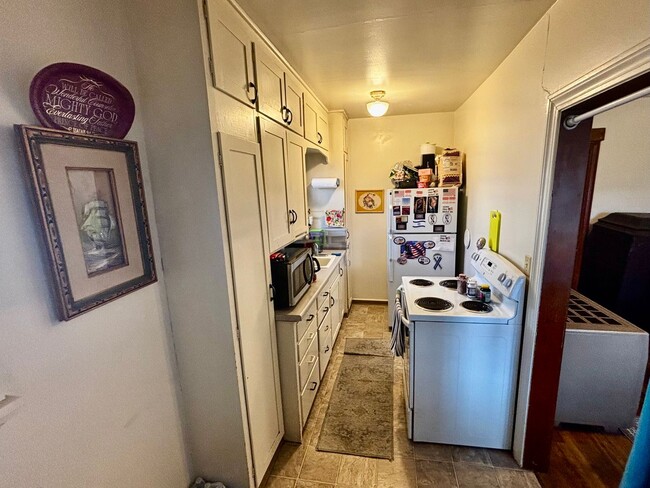 Photo - 404 S Van Buren St Unit Apt 2