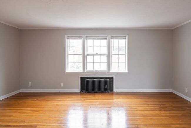 Shaker Lake Apartments