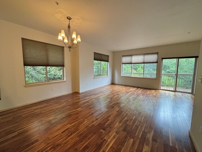 Photo - 3bd/3ba Issaquah Townhouse