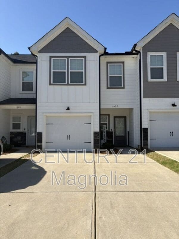 Building Photo - 1007 Linsmore Ave