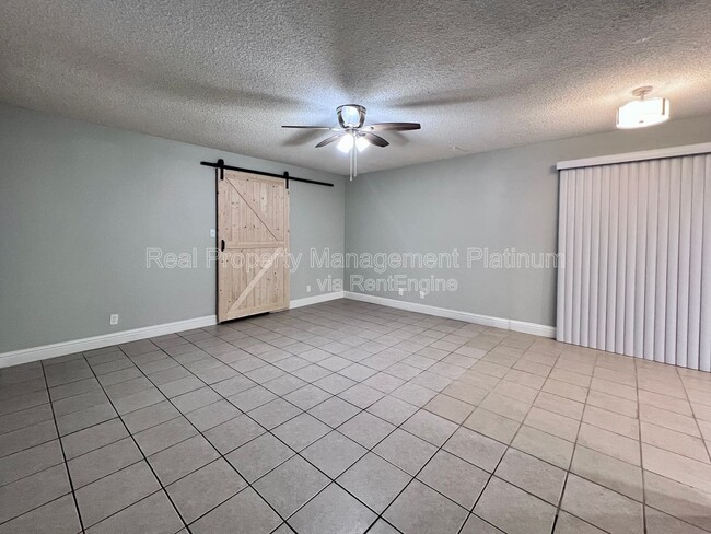 Photo - 404 N Villa Ave