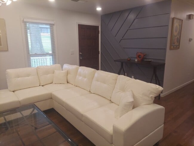 Photo - 5571 Four Winds Dr SW