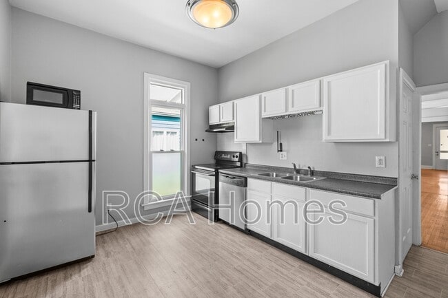 Photo - 1229 Pleasant St
