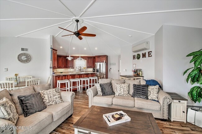 Photo - 424 E Longport Ave