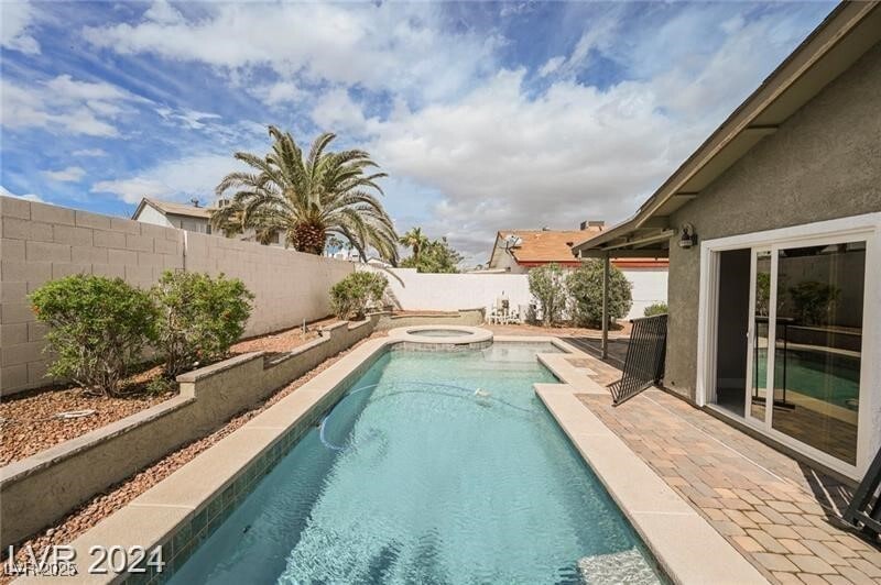 Photo - 3991 Redwood St