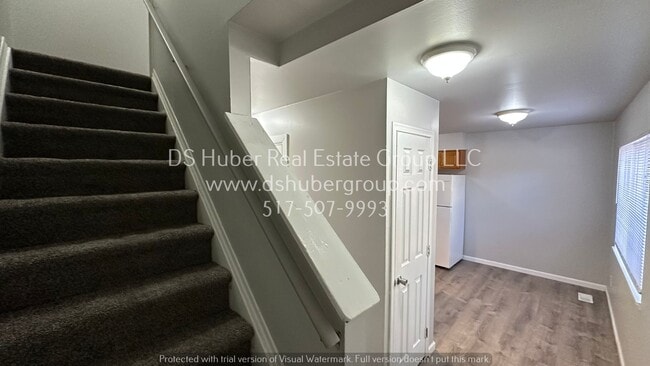 Photo - 909 Vincent Ct