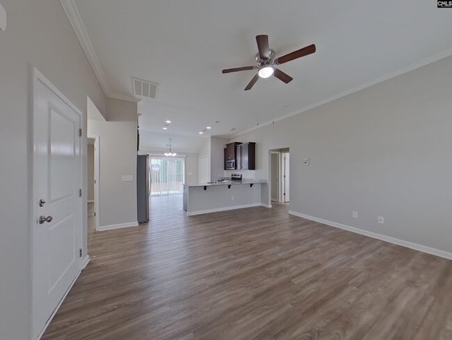 Photo - 333 Finch Ln