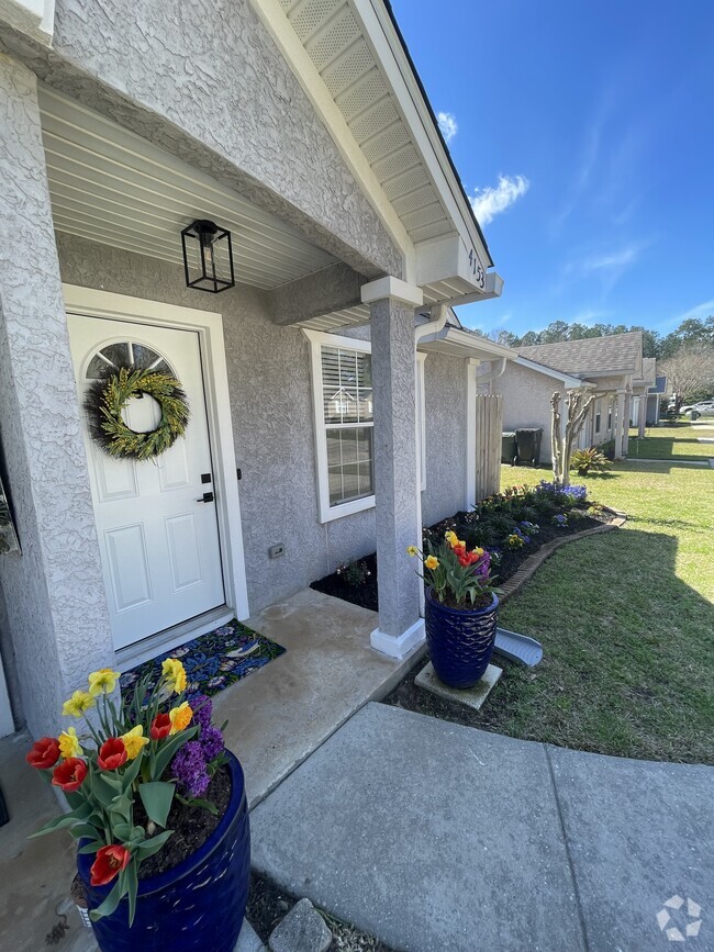 Townhomes for Rent with Utilities - Image 