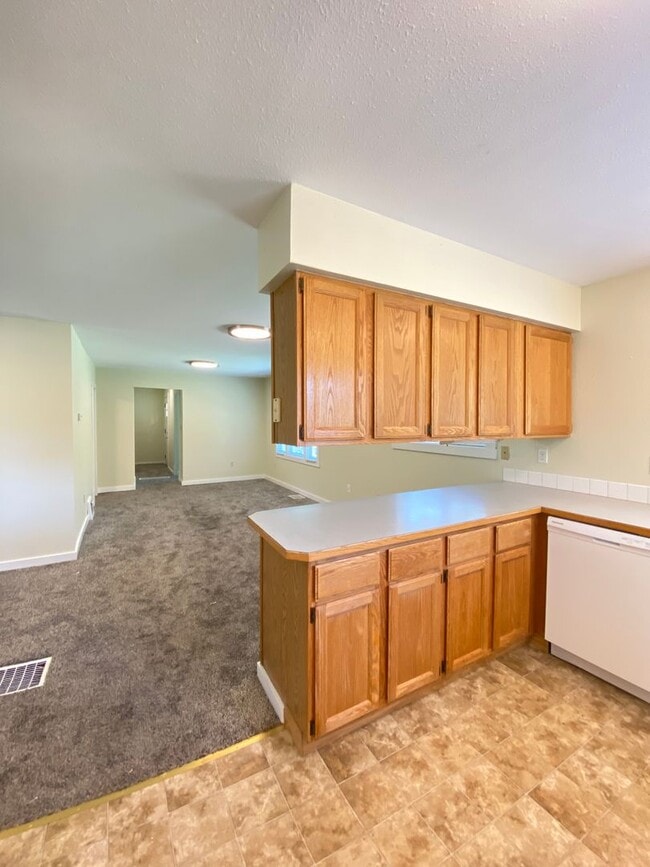Photo - $1,695 - 2 Bed / 1 Bath Spacious House in ...
