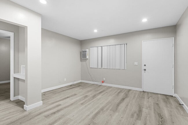 Photo - 113 S Lillie Ave Unit 113-03