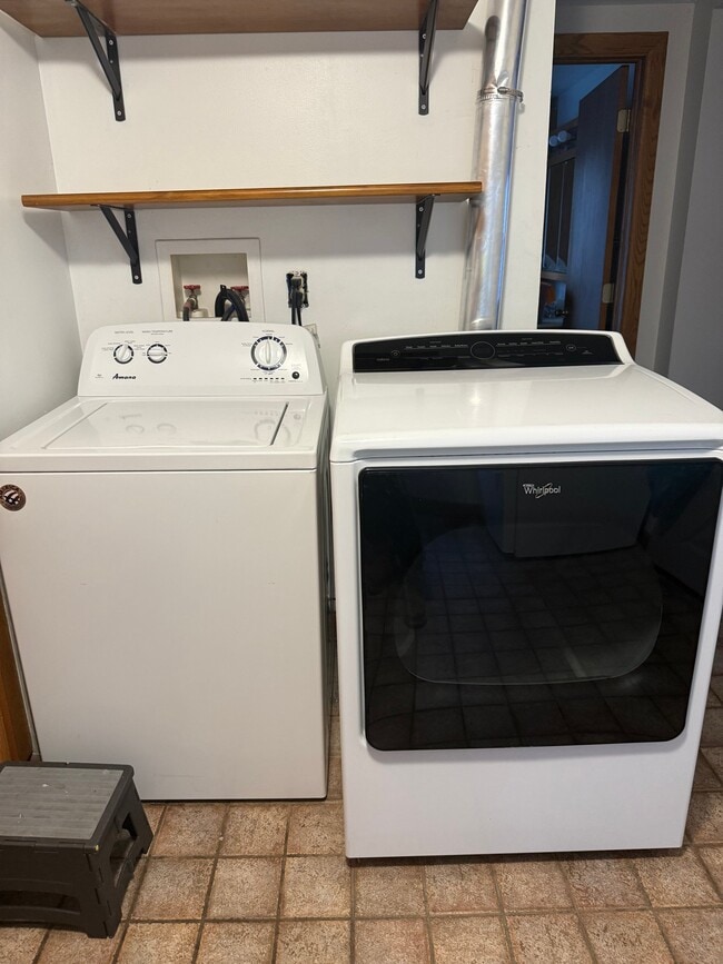 Photo - 4630 Mahoning Ave NW