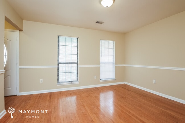 Photo - 115 Train Dr