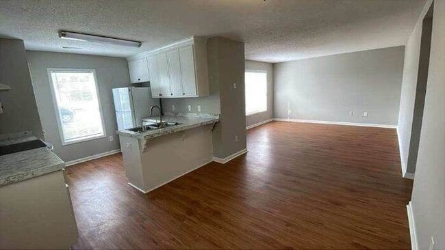 Photo - 3 Bedrooms 2 Bath House