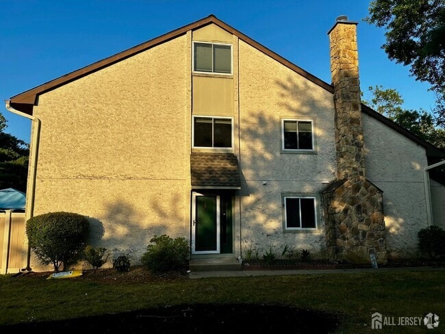 Building Photo - 99 Thoreau Dr Rental