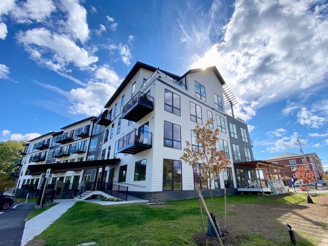 Building Photo - The Sandpiper Residences Rental