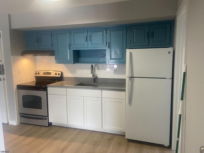 Building Photo - 22 Jackson Ave Unit 1-1 Rental