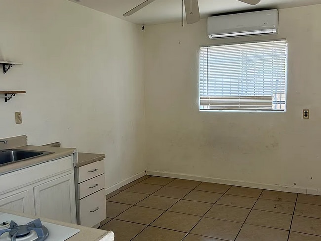 Photo - 1217 W Wabash St