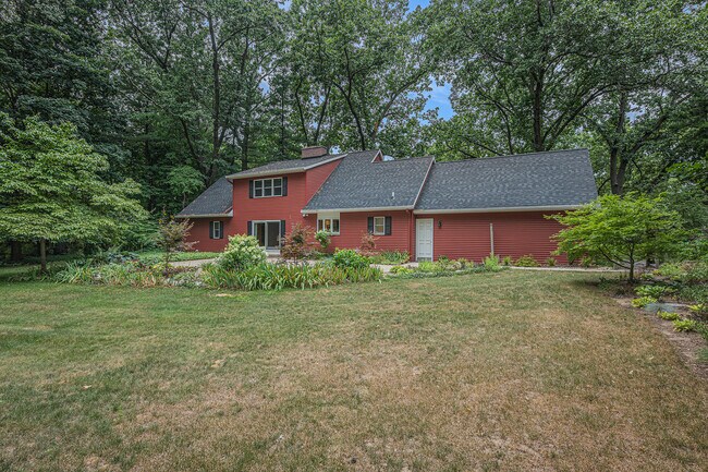 Photo - 3310 Lake Dr