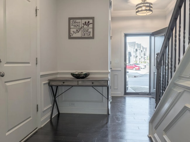 Photo - 203 Hartland Pl
