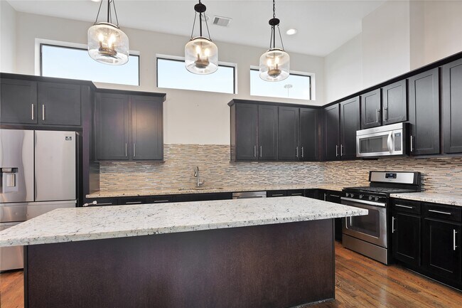 Photo - 1810 Thompson St