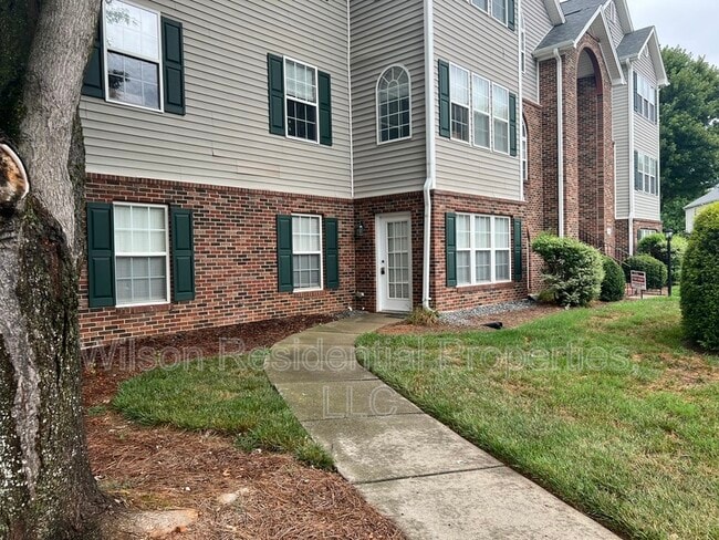 Photo - 914 Scholastic Ct