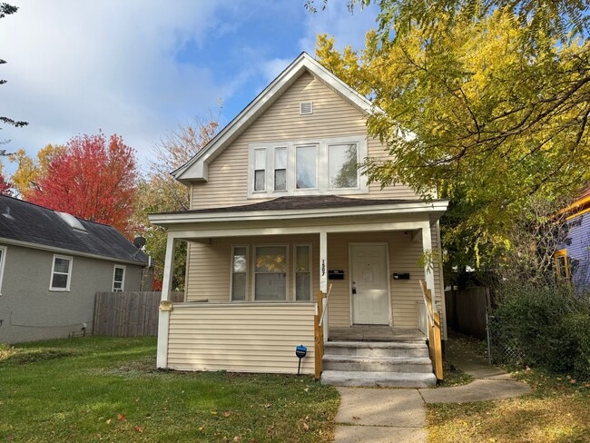 Building Photo - 1507 N Newton Ave Unit 2