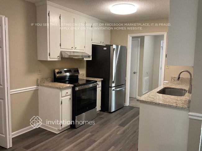 Photo - 3620 Castlegate Dr