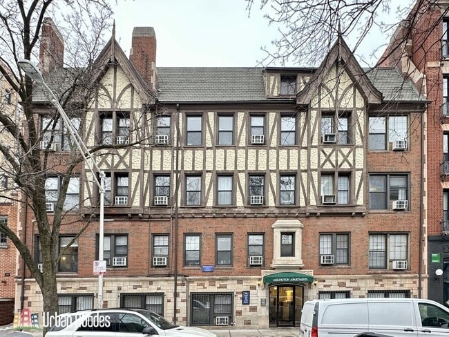 Building Photo - 556 W Arlington Pl Unit A07C